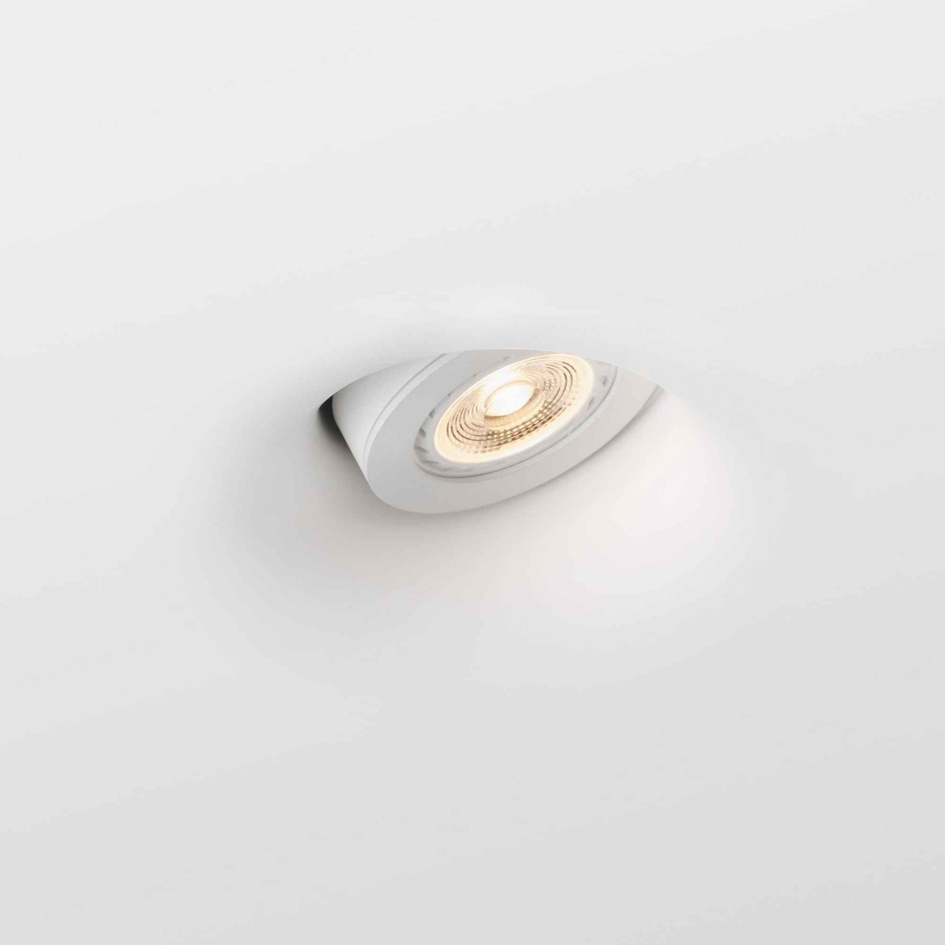NEU - Spot invisible en plâtre GU10 – Éclairage discret et design en situation