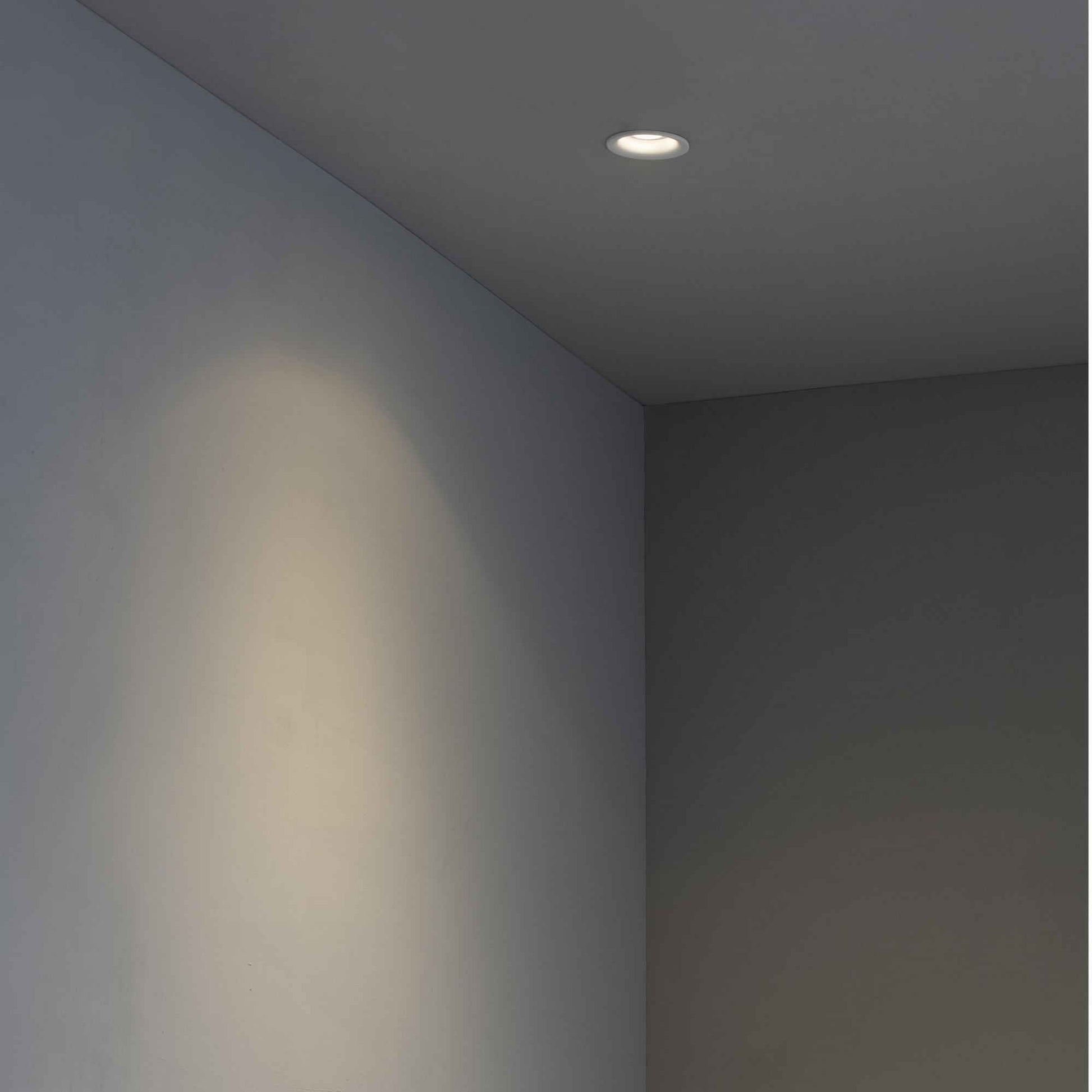 NEON-R - Spot encastrable fixe blanc en situation