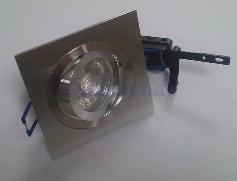 Détail Spot encastrable Spot encastrable orientable alu brossé carré